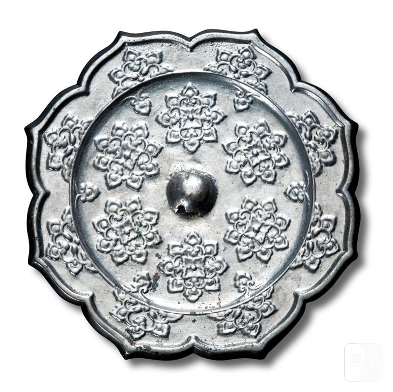 明 菱花形宝相花纹镜